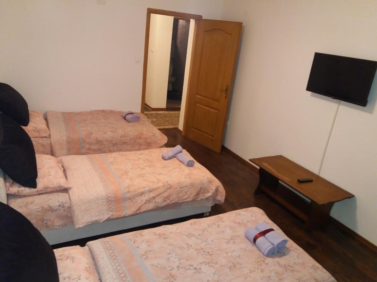 Hostel Mejdan Тузла Экстерьер фото